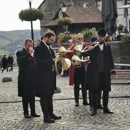 Au Calme Feriehus Rochehaut